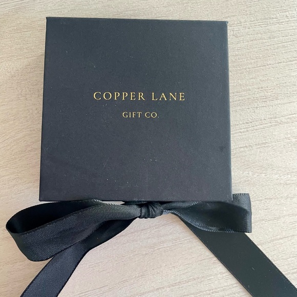 Elegant Pearl Drop Earrings - Picture 2 of 3